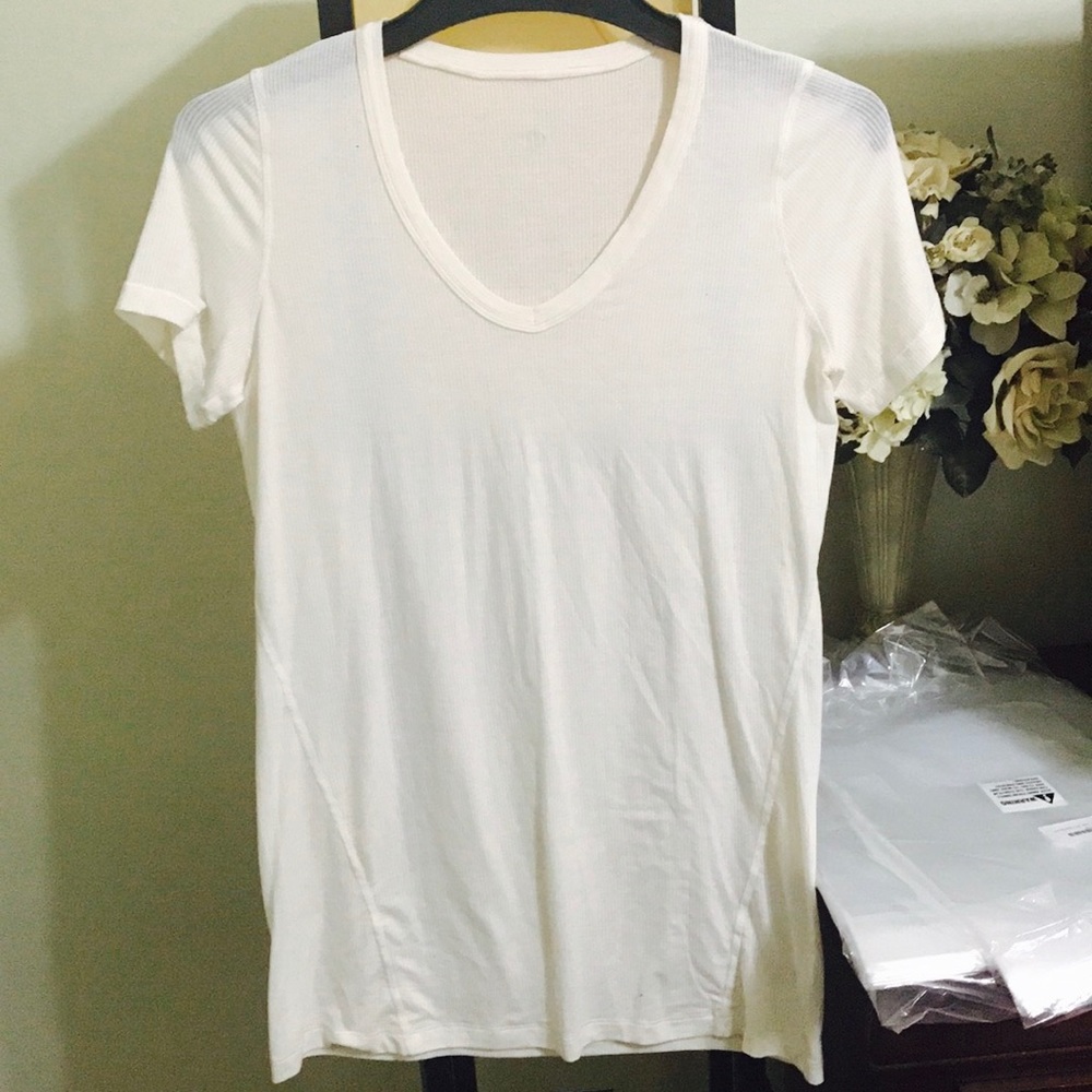 LULULEMON Ivory/off-white Tee!